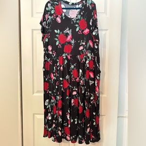 EUC Torrid Super Soft black floral dress with pockets